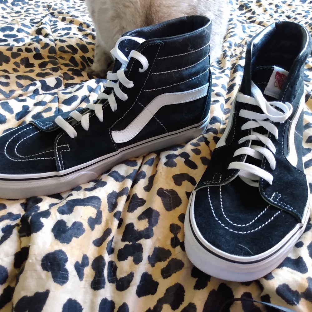 VANS OFF THE WALL mid-high tops size women's 10